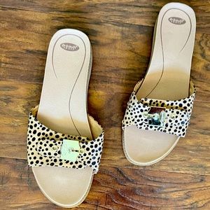 Dr Scholls never worn. New without box. Size 10 sandals